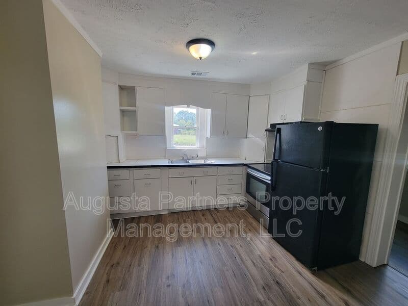 Augusta House: 2133 Grand Boulevard