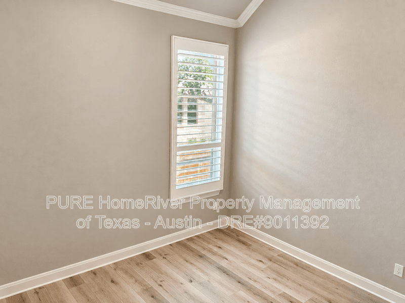 Leander House: 2416 Belen Dr