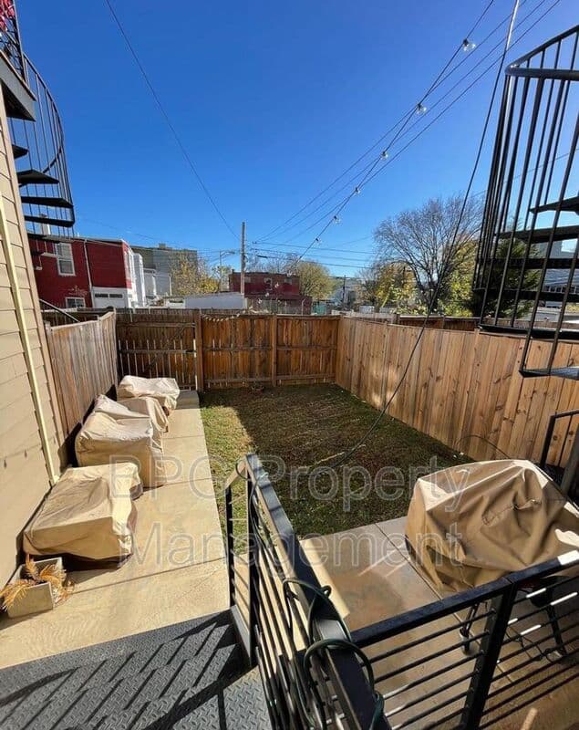 Washington Condo: 3227 Sherman Ave NW