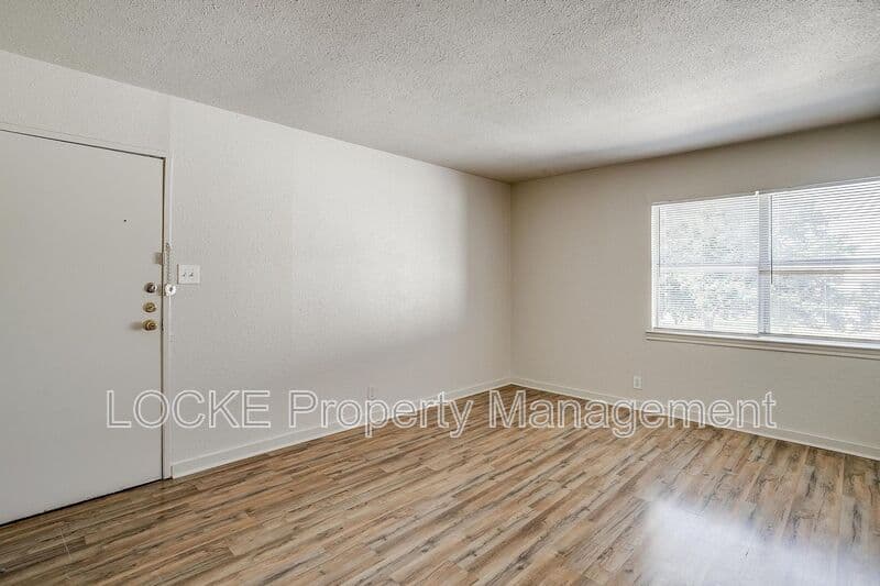 Fort Worth House: 3419 South University Drive