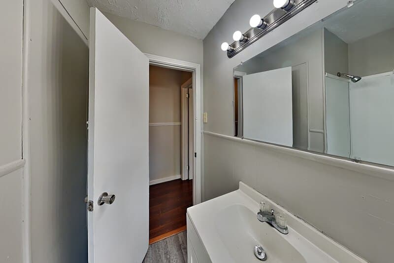 Birmingham House: 441 13th Ave NW