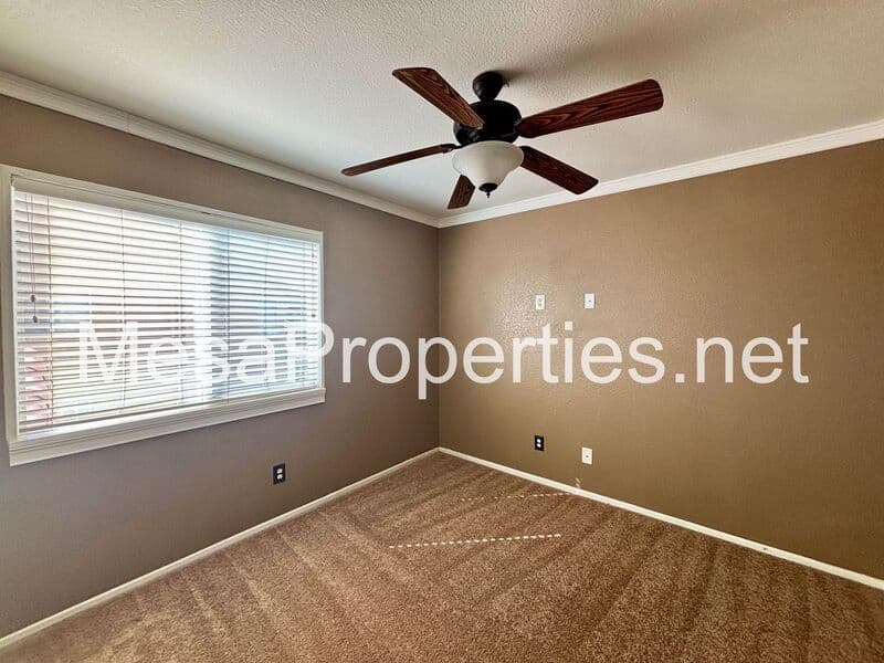 Victorville House: 12604 Sunglow Lane