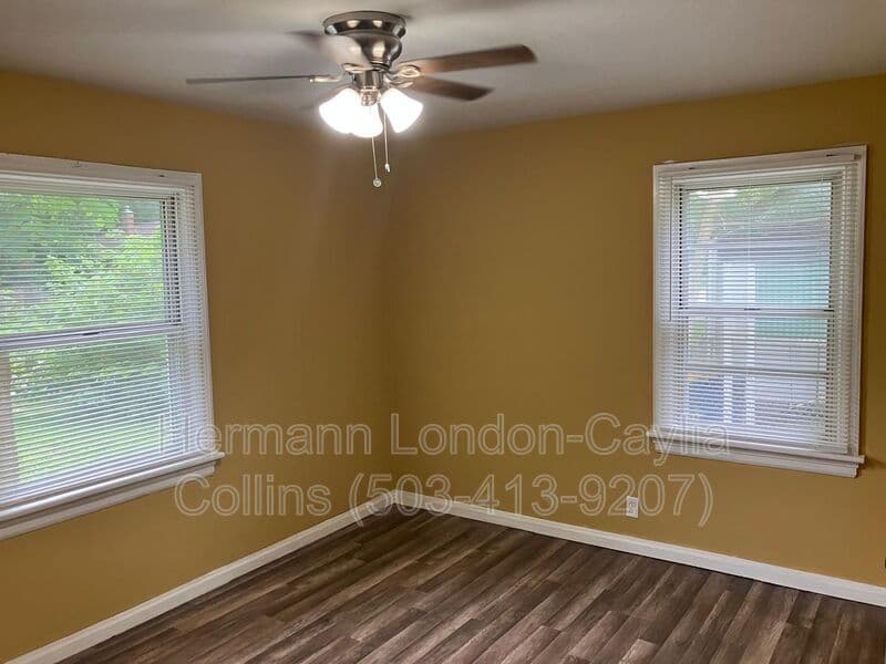 Saint Louis House: 251 Georgia Avenue