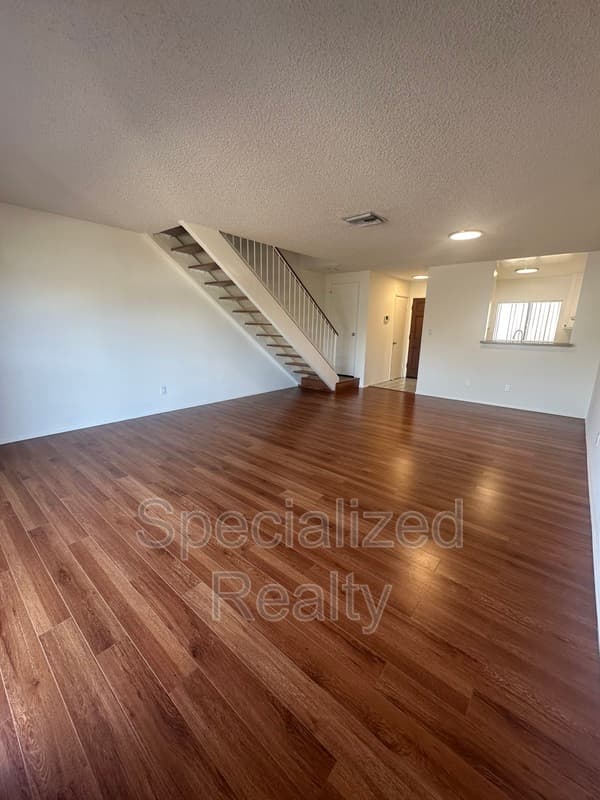 Glendale Condo: 463 W. Wilson Avenue
