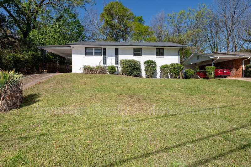 Atlanta House: 1891 Goddard St SE