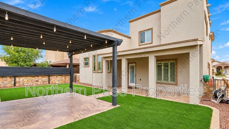 El Paso House: 3141 Spring Willow