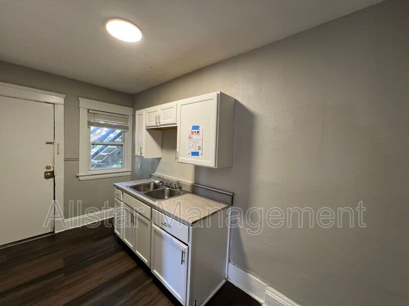 Cleveland Condo: 13815 Idarose Ave