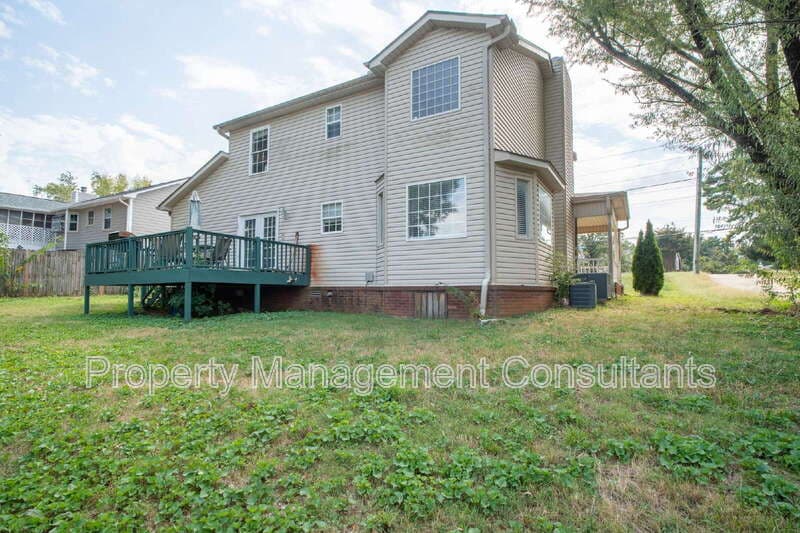 Huntsville House: 1060 Old Monrovia Road Northwest