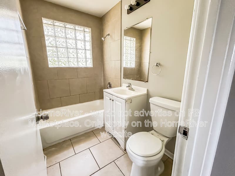 Country Club Hills House: 17849 John Ave