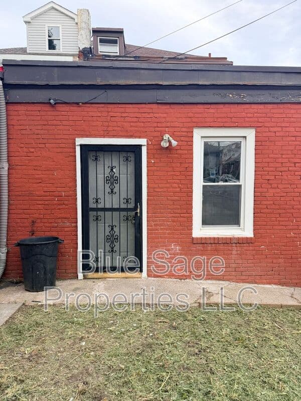 Darby Condo: 101 S 5th St