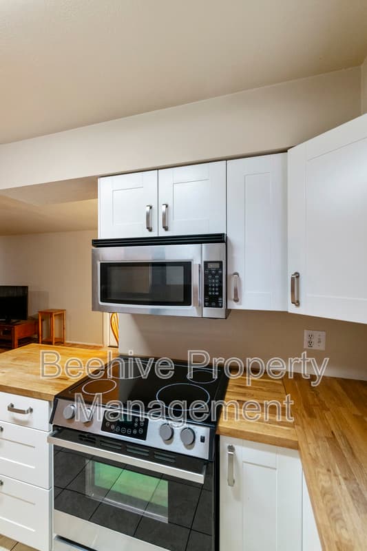 Mesa House: 5328 E Decatur St