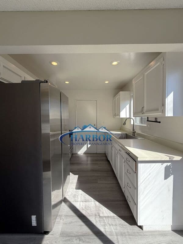 Lomita House: 1839 West 256th Street