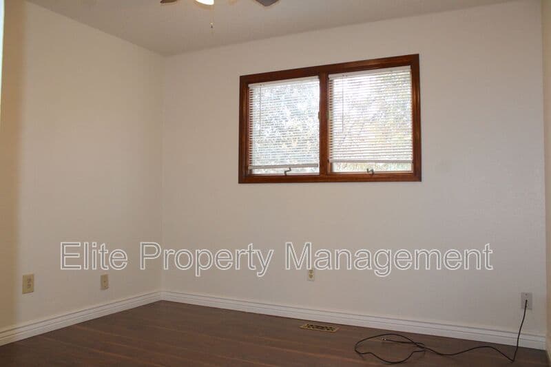Pueblo House: 9 Armstrong Ln