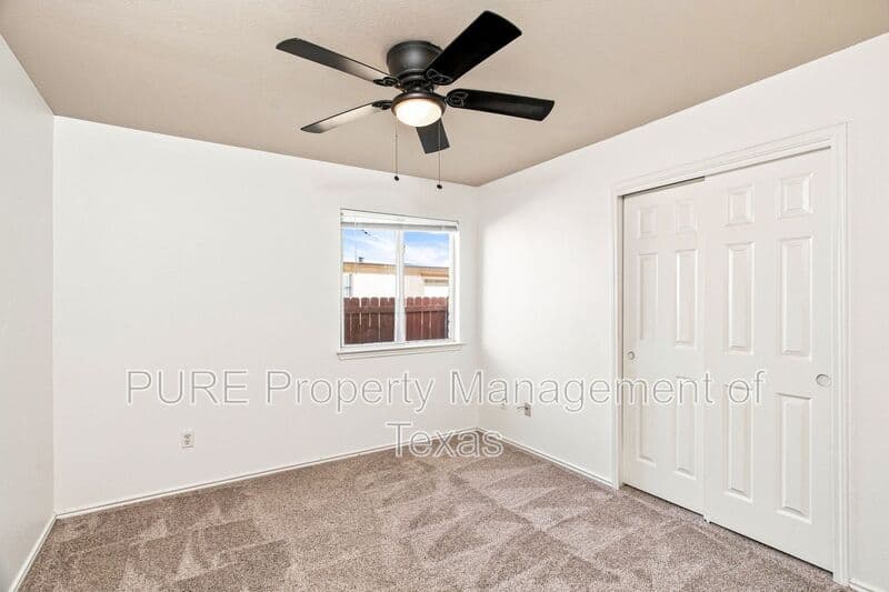Round Rock House: 3232 Clinton Pl