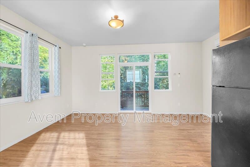 Portland Condo: 310 SW Maricara Street - B