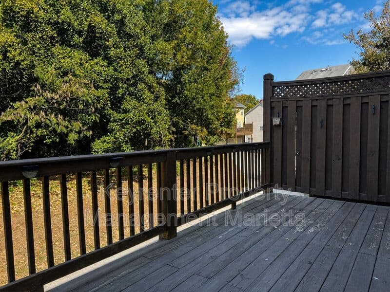 Marietta House: 730 Pecan Knoll Dr