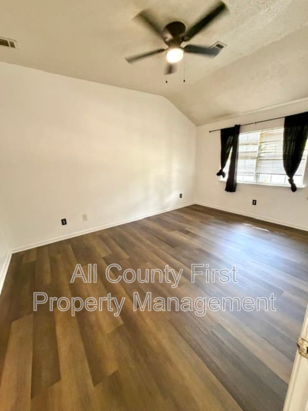 Stone Mountain House: 4932 Wedgewood Place