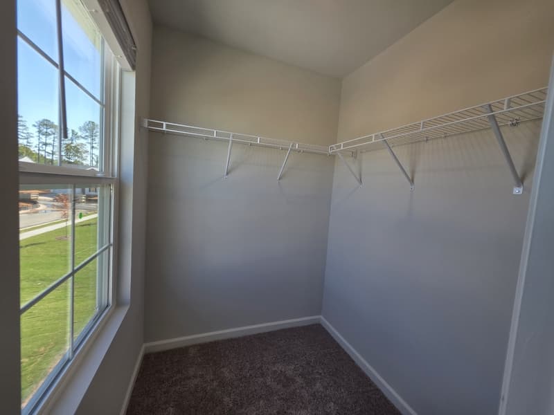 Youngsville House: 9 Silverbell Court