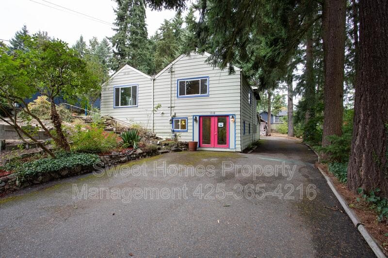 Shoreline House: 1338 North 152nd Street