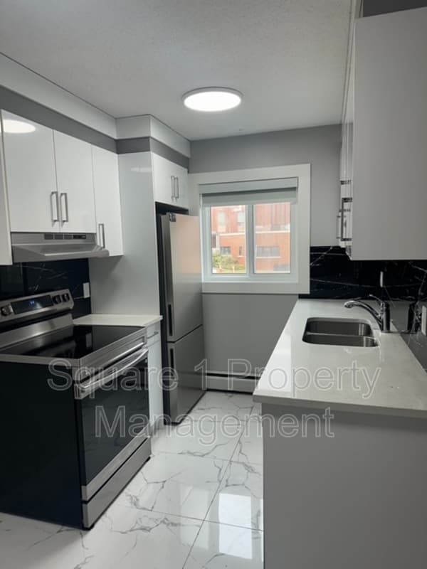 Edmonton Condo: 11042-128 Street