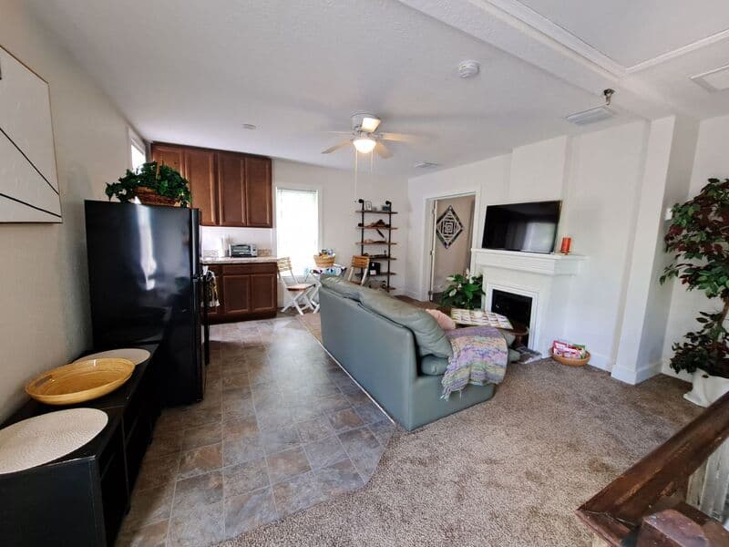 Deland Condo: 206 E Howry Ave