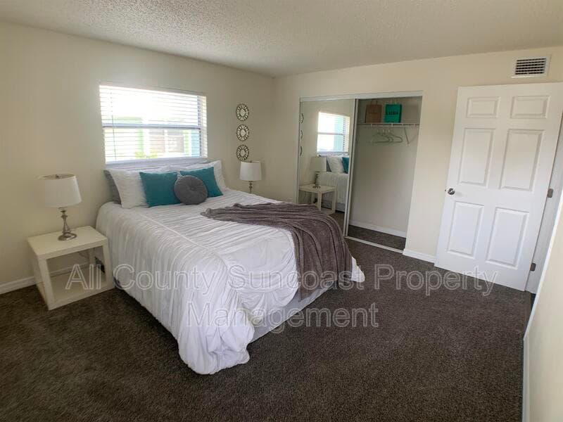 Pinellas Park Condo: 7450 35th St N #1002