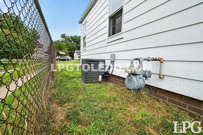 Toledo House: 3540 Bellevue Rd.