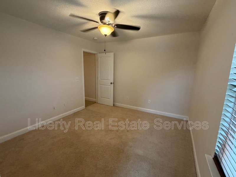 Hinesville House: 224 Whipple Ave