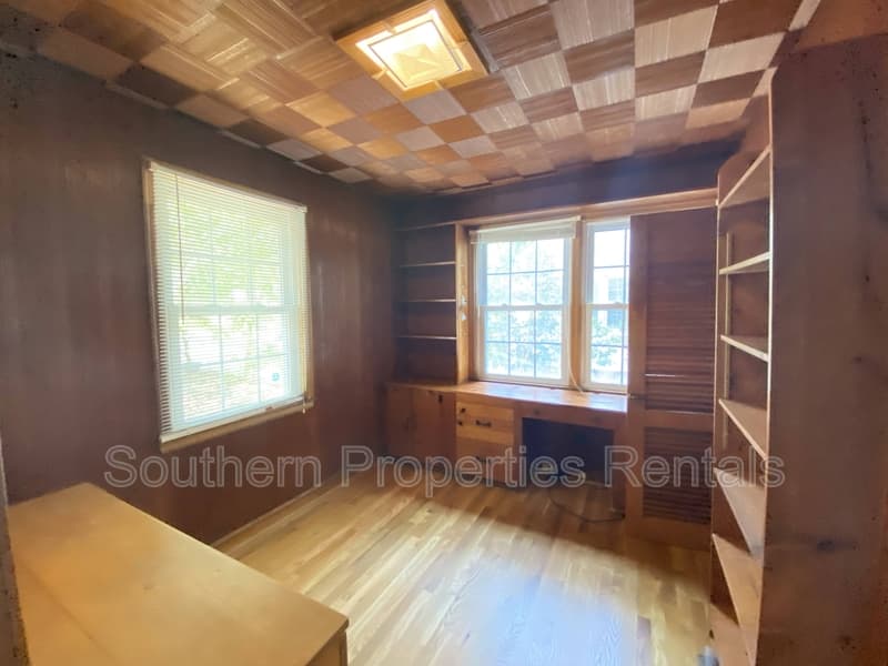 Fayetteville House: 807 Cape Fear Avenue