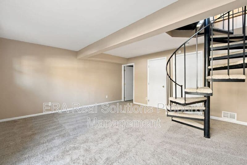 Cincinnati House: 2436 Grandview Ave.