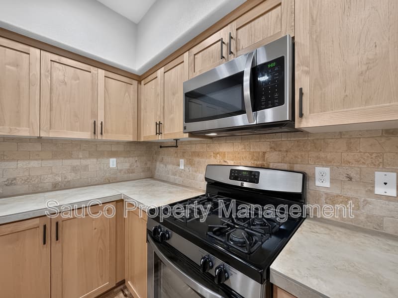 Beaverton House: 431 Southwest 204th Ter