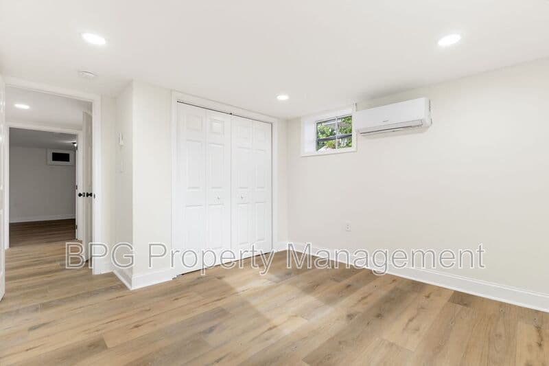 Woodstock Condo: 204 N Muhlenberg St