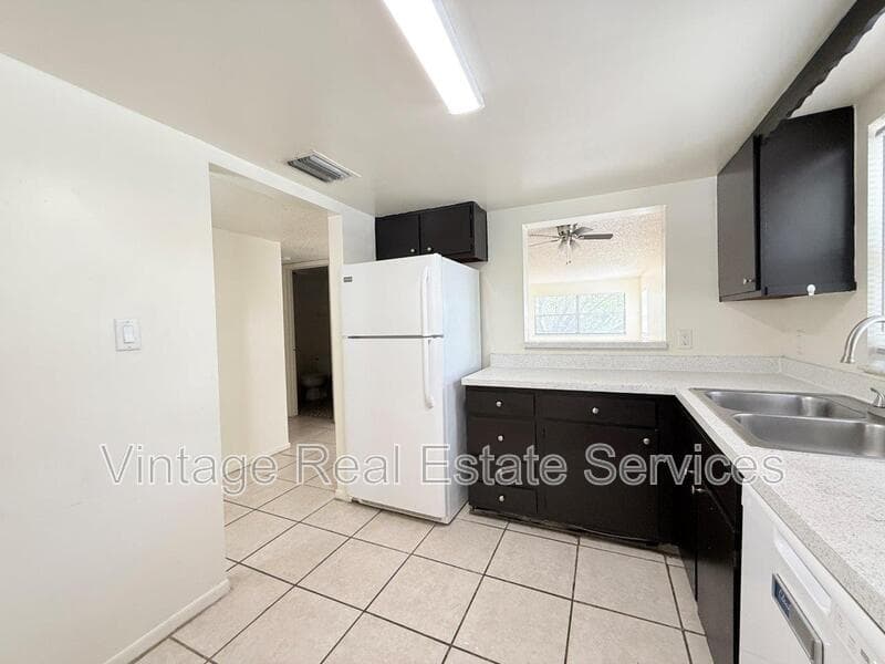 St. Petersburg Apartment: 3301 58th Ave S