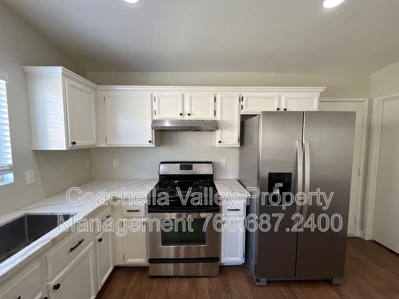 Indio House: 43209 Avenida Isabella
