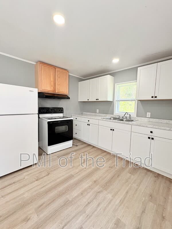 Winston-Salem House: 2421 Daisy Street