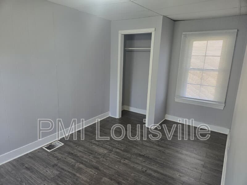 Louisville House: 3605 Larkwood Ave