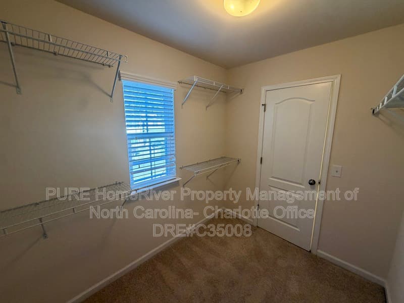 Mooresville House: 150 Farmers Folly Drive