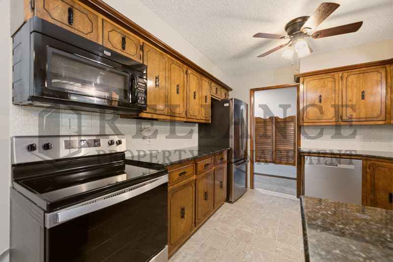 Haysville House: 428 Peach Tree Lane