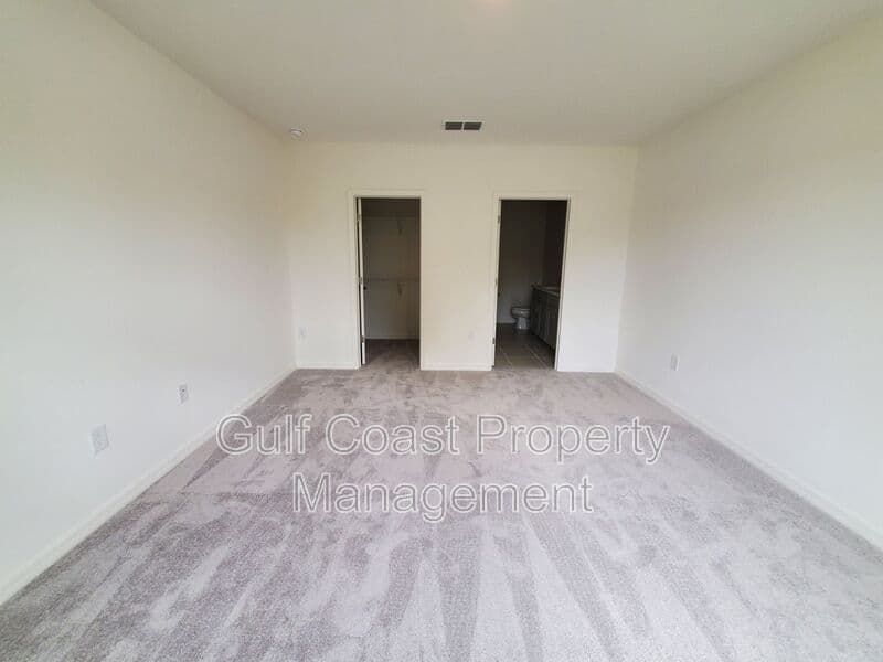 Port Charlotte House: 58 Kenly St