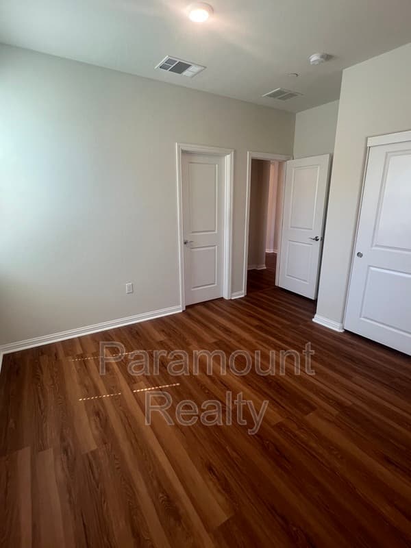 Brentwood House: 385 Savannah Way