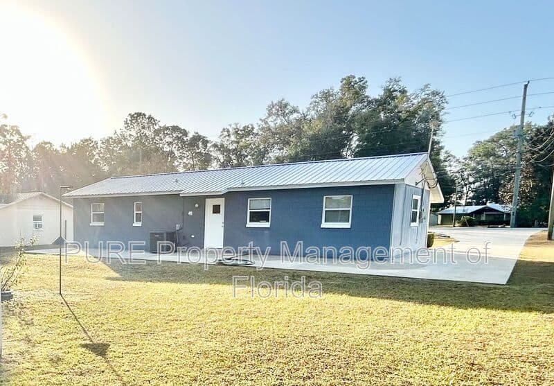 Ocala House: 6807 NW 62nd Place
