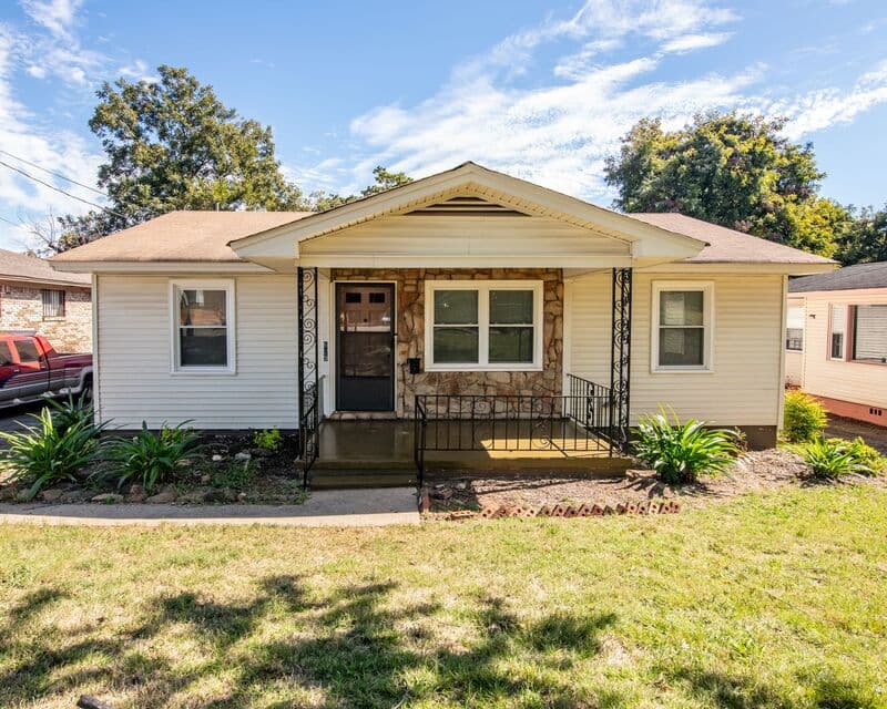 Birmingham House: 629 McCary SW