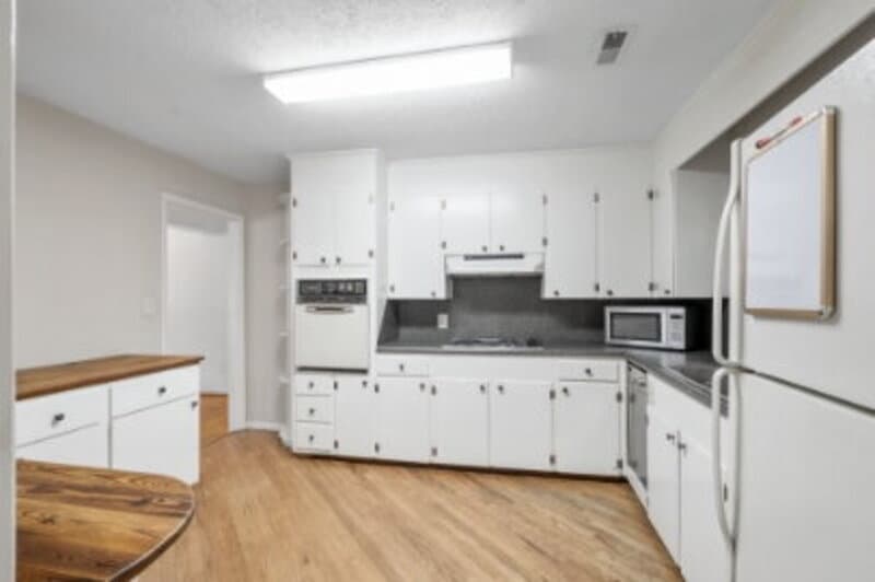 Southern Pines Condo: 555 North Leak Street