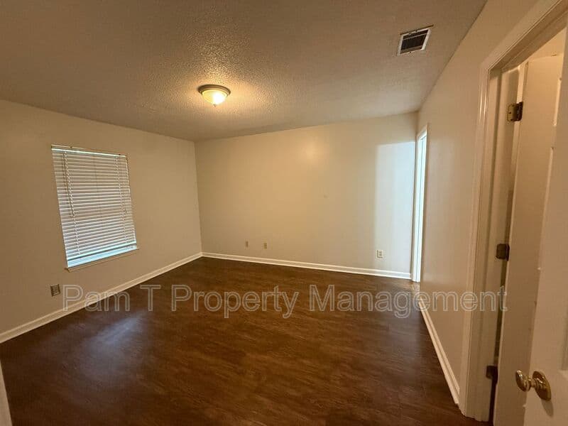 Savannah Condo: 211 Edgewater Rd