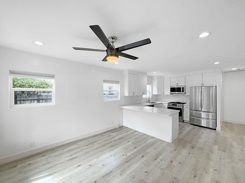 San Diego House: 4368 Swift Ave