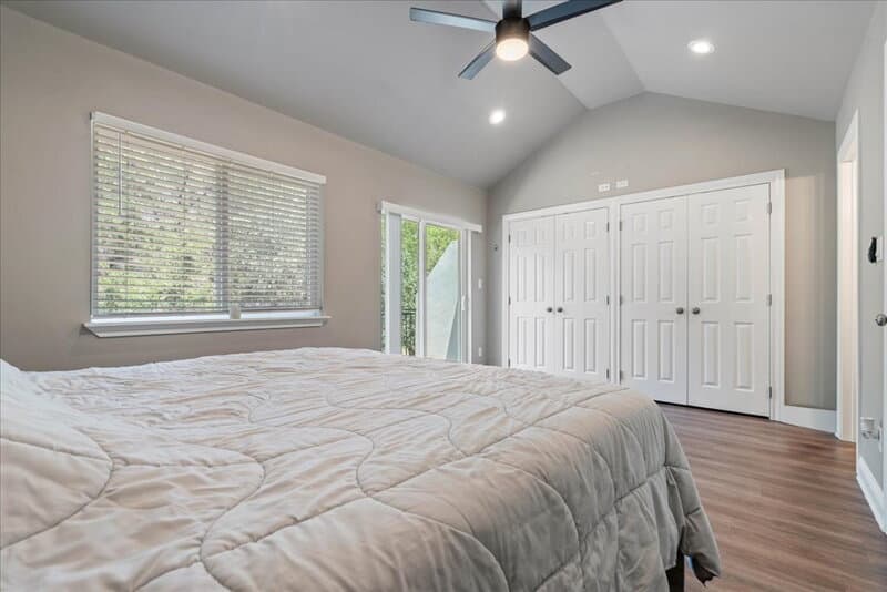 Lago Vista Condo: 5800 Club House Drive A