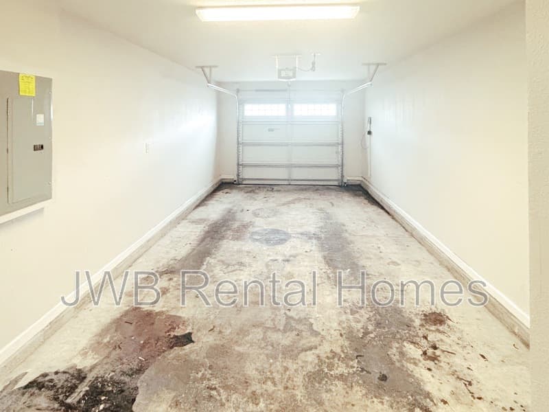 Jacksonville House: 3038 Rayford St
