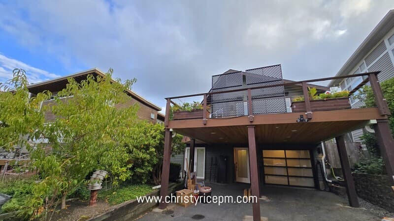 Kirkland House: 609 13th Ave W