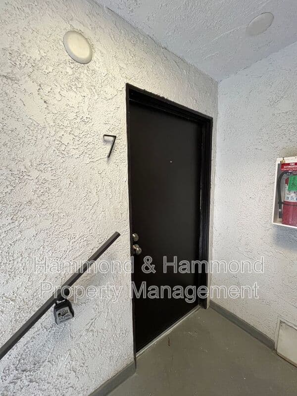 Van Nuys Condo: 14628 Delano St.