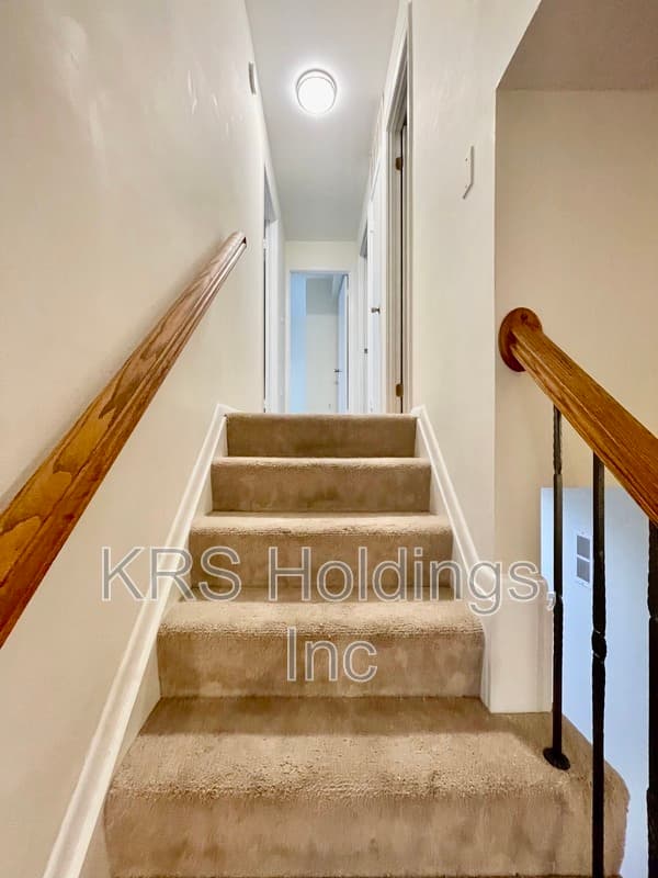 Woodbridge House: 11969 Dolly Madison Cir
